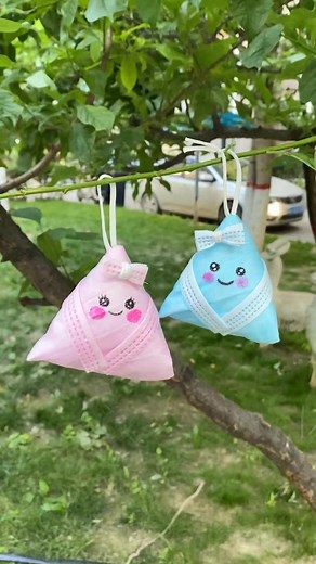 51K views · 780 reactions | The Dragon Boat Festival is coming, let’s make cute zongzi with the used masks and the children #origami #origamiart #art #handmade #paperart #paperfolding #paper #papercraft #origamipaper #papiroflexia #origamilove #diy #origamiartist #papercrafts #origamilovers #instaorigami #craft #origamiwork #d #design #creative #artist #paperartist #love #origamicrane #modularorigami #origamifun #paperfold #kusudama #origamicraft paper craft | paper craft | Facebook