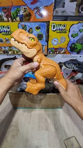 Hunting Jurassic World Dinosaur Toy ASMR Review