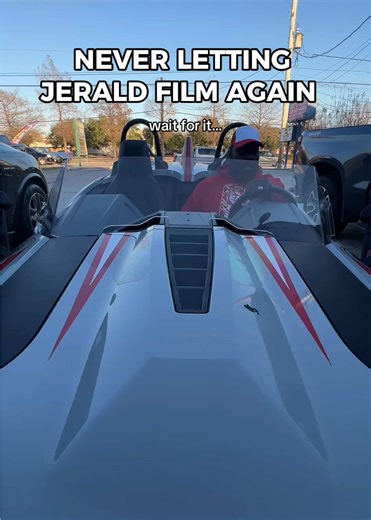 I’m sorryy, okay!!? This is what happens when something cool happens, and I’m the videographer 🤷🏻‍♂️ #viral #meme #dtfprinting #merchstudiodtf