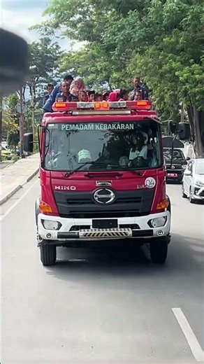 Cute Fire Truck Adventure with Bambee #shortvideo