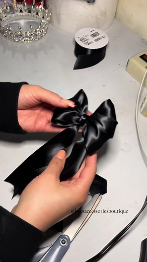 Bow Tutorial 🦉 pt. 3 #bowtutorials #craftersoftiktok #happythanksgiving #diybowstutorial #fypシ #craftertips #entrepreneur