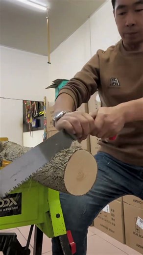 Satisfying Log Sawing Process for Small Round Wood