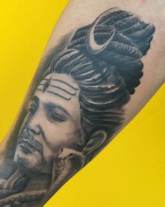 Done with this interesting Lord Shiva Tattoo by Akash Chandani @the_inkmann I will share soon the most interesting thing about this tattoo 😃 . Thanks for looking 😊 8 hours for this ! Done using #Cheyenneprofessionals #worldfamousinks #bishoprotary Email for appointments - skinmachineteam@gmail.com or DM www.skinmachinetattooz.com #followme #lovemyjob #tattooed #tattoos #tattooedmen #guyswithtattoos #buddhatattoo #buddha #lord #lordshiva #shivatattoo #godofuniverse #art #tattoo #inked #inkedmen