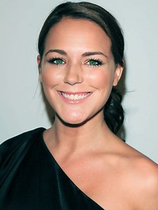 Julia Benson Pictures