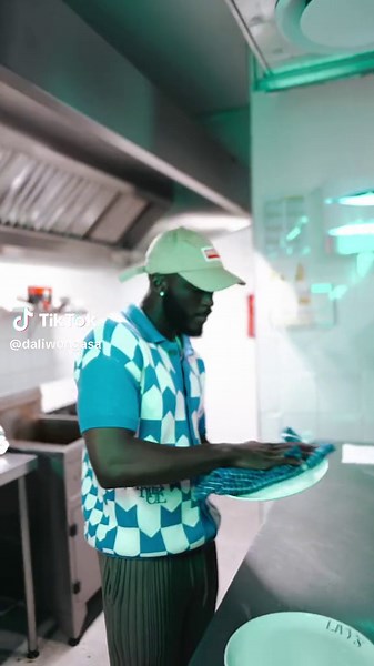 Daliwonga: Hasta La Vista y Más