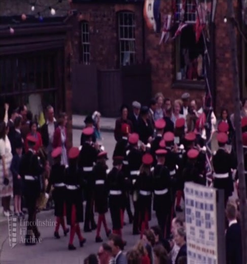 This is a real important slice of Sutton history. Sutton On Sea Carnival July 1950. This 16mm film was given to me in the 1980s and lay in a cupboard until recently. It was copied to digital a few months ago by Lincolnshire Film Archivea nd Lynsey Allett. So a big thanks to them for doing a fantastic job. This video it a must watch for residents of Sutton and Mablethorpe who may well reconize the people who were in this film. So please sit back and watch this remarkable piece of Sutton history. 