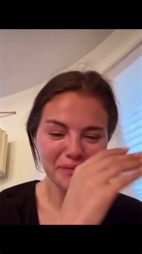 Meme templates on Instagram: "Selena Gomez crying (Template)"