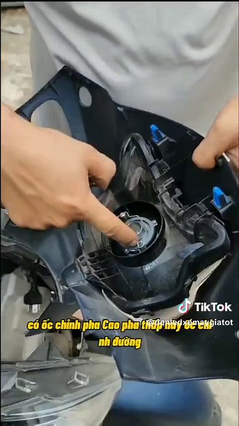 Hướng dẫn lắp bóng đèn LED cho xe Vision và Honda