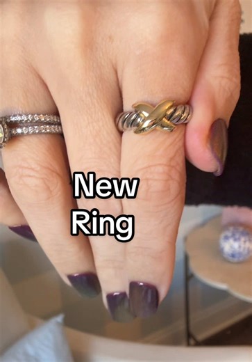 This looks like I splurged at DY..... but in reality, this costs under $10!!!!! #twotonedring #lookforlesss #designerjewelry #ring #twistedring