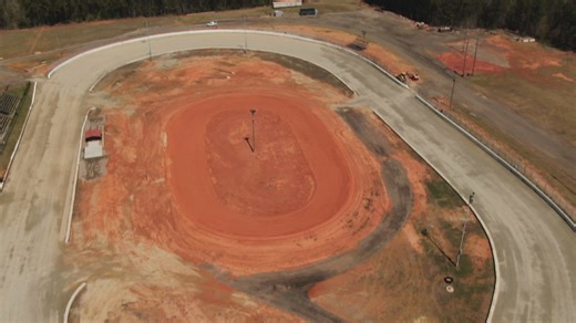 Local speedway comes roaring back after 4 years