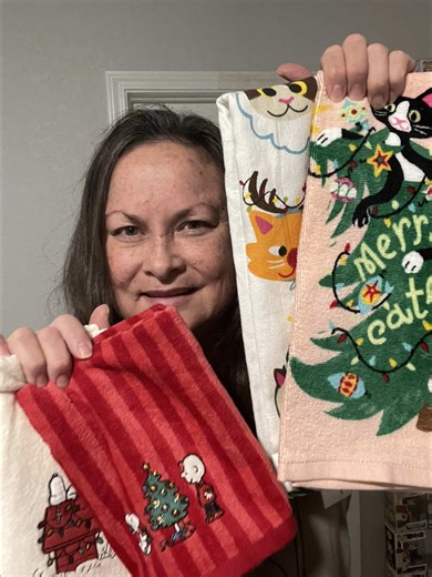 Kohl’s is currently running a promotion that makes it an excellent time for shoppers to snag deals. On top of already discounted prices, the store is offering an extra 20% off, which can apply to a wide range of items throughout the store. This stacking of discounts means that shoppers can often get significantly lower prices than they would from standard sales alone. In addition, Kohl’s is offering Kohl’s Cash during this time. Overall, this type of sale creates an opportunity for shoppers to m