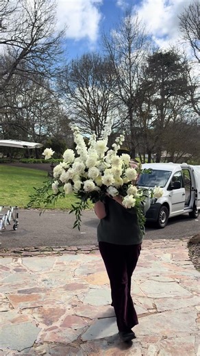 Maple & Moss: Expert Funeral Flower Preparation