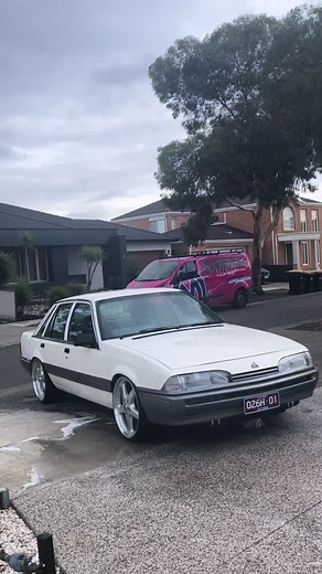 Van in the back was frothing it 🤤🤤 #CapCut #fyp #holden #vlturbo #vl_slturbo #TUF3L #rb30 #dose #lowered