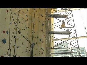 Opening klimwand op Leerpark.