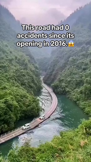 Shiziguan Floating Bridge in China: Discover the Scenic Drive