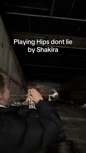 Shakira: Hips Don't Lie with Trumpet Remix