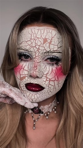Cracked Porcelain Doll Makeup Tutorial 🎀