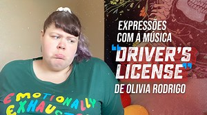 Eu tenho escutado muito essa música da Olivia Rodrigo! Por isso, trouxe uma interpretação da letra e algumas expressões presentes nela. Para começar, vamos entender o título: 🇺🇸 Driver’s License 🇧🇷 Carteira de motorista Essa música é pura sofrência 😢, então prepare um lencinho, um pote de sorvete e vamos conferir esta dica completa! Gostou do vídeo? Deixe aqui nos comentários outras opções de músicas 🎧 que podemos trabalhar! Bye! | Fluency TV Inglês