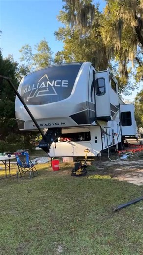 Welding Rigs | Welding Supplies & Gear on Instagram: "Follow @weldingriggerz & @bwparts for more Rigs and Welding Machines Credit TikTok: joeshoeneman Welding Supplies and Apparel Available on our website weldingriggerz.com or the link in the bio! Checkout @firecoating_accessories for powder coated vehicle accessories! Brand Ambassador for @stx.tireandmetalworks link in bio for there website and use code Weldingriggerz for 5% off your mudflap weights @pipelinerscloud code: weldingriggerz at chec