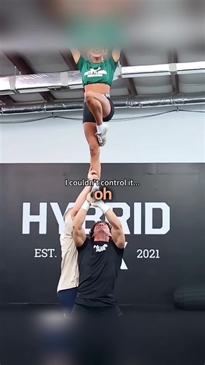 Unfortunate hand placement #delaneyporazinski #danielbuyeske #cheer #stunts #partnerstunt