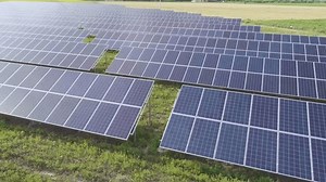 Production d'énergie propre et durable à : vidéo de stock (100 % libre de droit) 3936852517 | Shutterstock