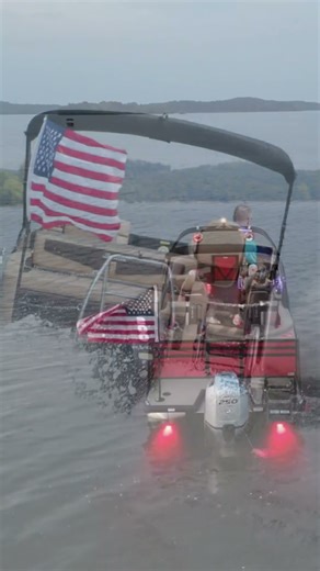 Searching for the best boat flag setup? 🇺🇸 #boatflags #patriotic #boatlife