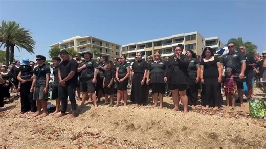 Closing ceremony of Gladstone house fire victims vigil