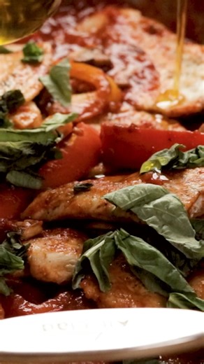 Chicken Pizzaiola😍RECIPE: https://www.sipandfeast.com/chicken-pizzaiola/ | Sip and Feast