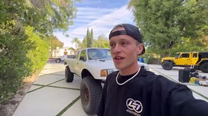 Ford Ranger Prerunner – Big Air Jumps and Off-Road Fun