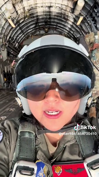 Explore the Great Barrier Reef as an Air Force Loadmaster