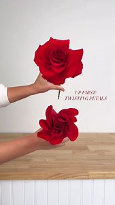 🌹 Transform Your Roses with Petal Twists & Reflexed Roses! 🌹 Want to elevate your floral arrangements from simple to stunning? Check out our latest blog post where we teach you two easy techniques—Petal Twists and Reflexed Roses—to give your roses a fresh, breathtaking look. These popular florist techniques can turn your DIY rose bouquets into beautiful masterpieces that leave a lasting impression. Head over to our blog for a step-by-step tutorial on how to reflex your garden roses at home. 🌸