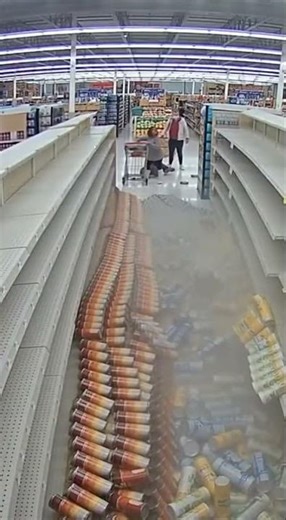 Earthquake Strikes Supermarket