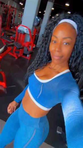 VENUS MOORE, CPT, CSCS on Instagram: "OMG…Obsessed with this new Fabletics Luxe 360 Collection!💙😍 #FableticsAmbassador First of all… this fit? Perfection!🥰 Athleisure wear with a touch of fabulousness! Yesss Ginger! Your new collection is everything!🤩 @gingerressler @fabletics 💙Fit: Denim look long sleeve & legging (I’m an XS🥰) Try-On Haul loading…🔥🔥🔥 And if you’re new here, listen closely…when you sign up to be a VIP, you can get 70–80% off your first order which is actually wild.🥳 Pl
