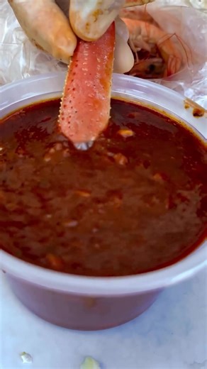 🦀The Kickin’ Crab🦐 What’s your spice tolerance? Can you handle our Kickin’ Sauce in Hot? 🤤 ___________ #crawfish #shrimp #crab #kingcrablegs #snowcrablegs #lobster #clams #oysters #scampi #noodles #seafood #wings #fries #kickincrab #yelp #yelpla #yelpoc #foodie #feedme #foodfeed ___________ 📍 @KICKINCRAB ___________ 👇🏼TAG YOUR BUDDY👇🏼