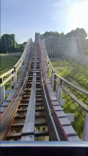 Great American Scream Machine at Six Flags delivers classic wooden coaster chaos and nonstop thrills