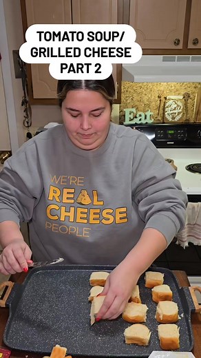 341K views · 2.8K reactions | PART 2- Tomato soup & mini grilled cheese 北索 #Dinner #EasyMeals #CookWithMe #Soup #Fails | Jesi Rae Aviles | Facebook