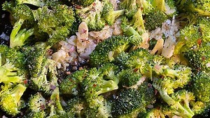Chef Explains A Better Way To Cook Broccoli - And It's Not Boiling