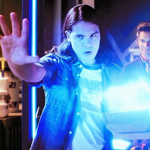 He's using your memories against you! #theflash #barryallen #ciscoramon #shorts