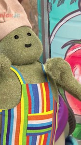 #TinyChef is nearly here with the tiniest cooking show ever! 🥳 He'll be cooking up some fun, Mondays 8.30am from March 20 on #NickJr | Sky