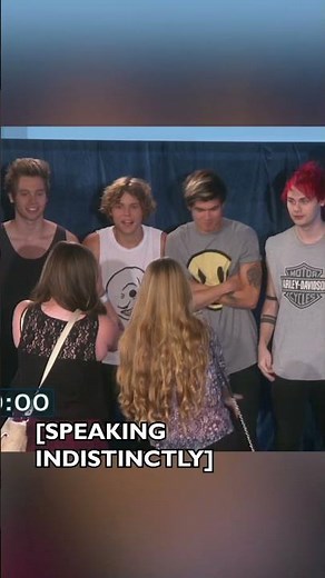 5SOS Drops Their Pants for Fans 👖