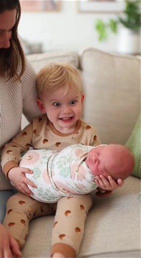 Big Brother’s Reaction to Baby’s Fart Is Hilarious! 😂💨 #Shorts