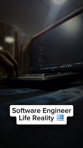 Software Engineers ka secret business model 🤣Bug bhi apna… fix bhi apna 💻💰#Shorts