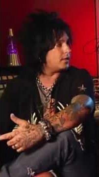 Why Mötley Crüe’s Live Wire Video Was So RAW!