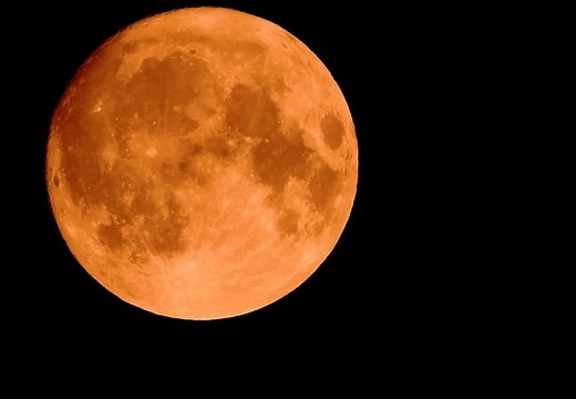 Orange Moon Spiritual Meanings: 9 Spiritual Messages