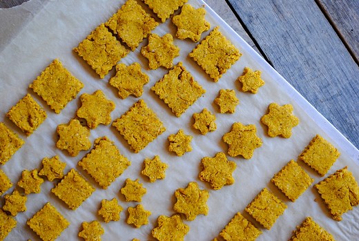 Easy Homemade Dog Treats with Rolled Oats and Peanut Butter