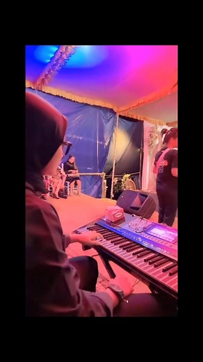 72K views · 1.7K reactions | GAK CUMA MAIN GITAR, VOCAL NYA MANTAP BANGET SPESIAL GITAR CEWE DARI JAKARTA #pitha #pithamanual #pithakey #fypfbpro #pithavlog #kontenkreator #dangdut #pita | Pitha Bunga P | Facebook