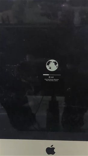 circle with a slash through O no.disk with OSX #imac