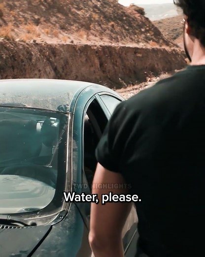 Nick Meets Highway Strangers 🥶 [4K] • Fear The Walking Dead S2 E8 • #Shorts