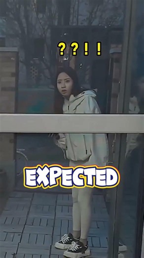 She can never open the door 😜🤣 #funny #comedy#movie #memes #happy #cooking #challenge