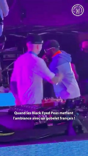 LES BLACK EYED PEAS trinquent avec un gobelet français ! 💥 Il y quelques jours, au Festival de Musique de Fréjus « Back to the Arena », les Black Eyed Peas faisaient le chaud sur scène avec un véritable gobelet français ! 🇫🇷 Waouh ! C’est incroyable ! | Le Gobelet Français